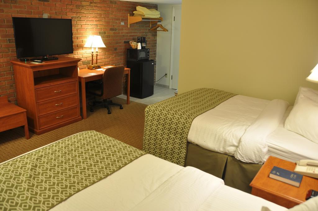 Fort Davidson Hotel Pilot Knob Room photo